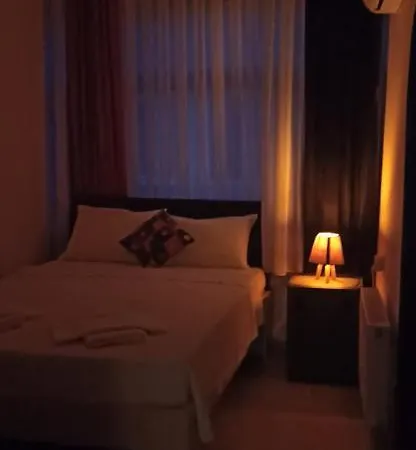 Moonlight Hostal *